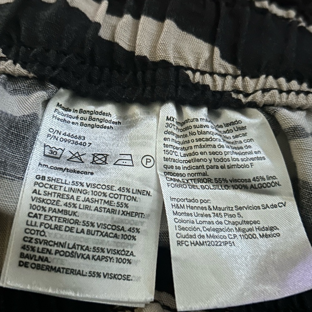 H&M Linen/ Viscose Blend Shorts 55% Viscose  45% Linen - Picture 4 of 6